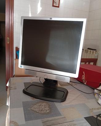 Monitor Computer Pc HP con casse audio incorporate