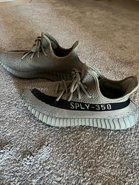 Yeezy 350 V2