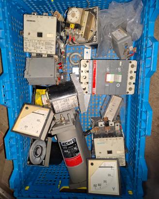 relè, voltometro 250V, voltom. 400A, temporizzator