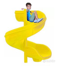 Scivolo a spirale colore rosso