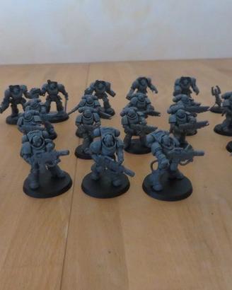 WARHAMMER 40.000 SPACE MARINE
