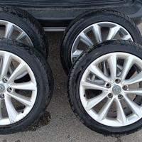 Gomme 235/45 R18 + 4 cerchi in lega r18