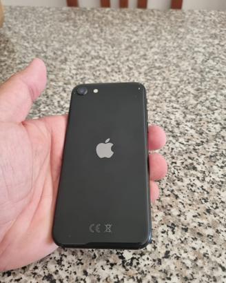 Iphone se modello 2022 con batteria nuova