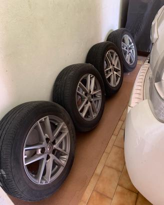 Cerchi e gomme Toyota Verso