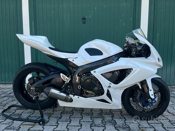 Suzuki gsx r 750 pista