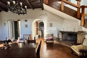 Casa Colonica a Casapulla 5 locali