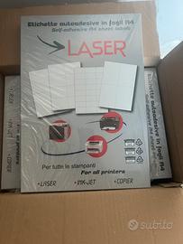 Etichette multiuso autoadesive