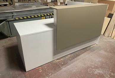 Bancone reception su misura T&T