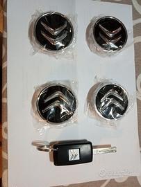 coprimozzo nuovi mai usati,la cover è usata ma in 