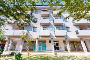 QUADRILOCALE CON TERRAZZO E GARAGE