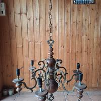 Lampadario in legno 