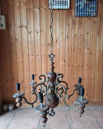 Lampadario in legno 
