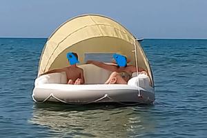 Isola Galleggiante con Parasole