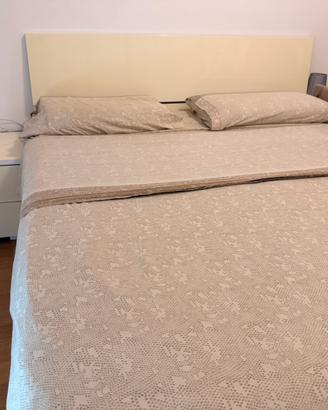 Letto e comodini