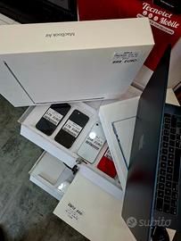 MACBOOK AIR DA 15" 16RAM/256GB M3 nuovi