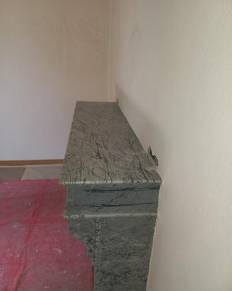 Caminetto in marmo