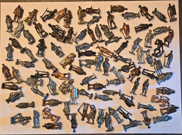 lotto di 100 soldatini in metallo kinder 40mm