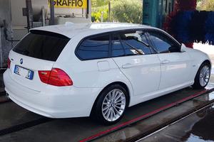 BMW 330d Xdrive Touring Futura LCI 245cv