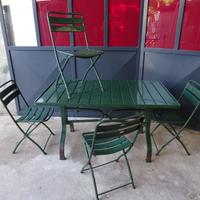 Tavolo piu' sedie pieghevoli in ferro