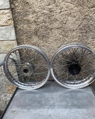 Cerchi a raggi Harley Davidson per Sportster