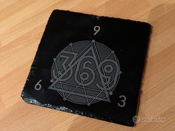 Simbolo 369 (triangolo Tesla) ardesia naturale