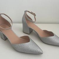 Scarpe argentate con tacco