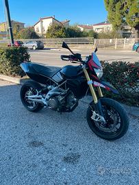 Aprilia dorsoduro 750