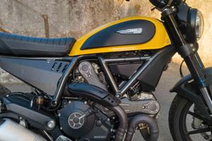 DUCATI SCRAMBLER 800 ICON GIALLA