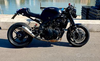 Triumph Speed Triple 955 – Café Racer Custom | 200