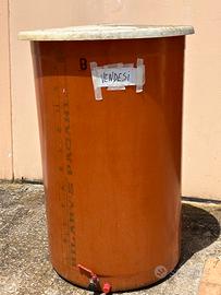 Cisterna serbatoio per olio o vino