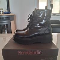 Anfibi Nero Giardini