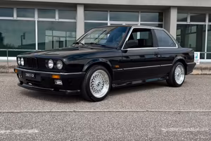 BMW E30 coupe