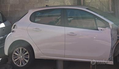 Ricambi usati Peugeot 208 1.4 1.6 2014
