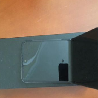 samsung flip z8