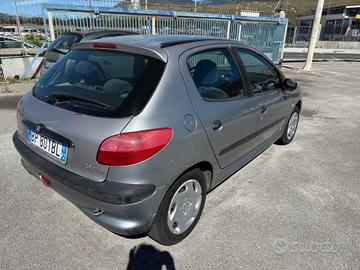 Peugeot 206 2.0 HDi 5p. XT