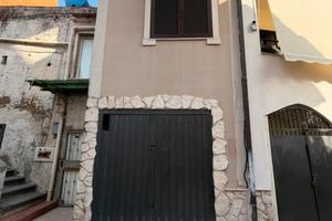 Casa appartamento garage/tavernetta