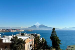 6 LOCALI A NAPOLI