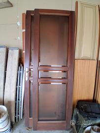 Porte interne in legno con vetro satinato