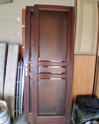 Porte interne in legno con vetro satinato