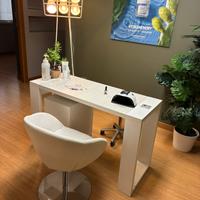 Tavolo Nails e poltrona trucco