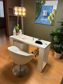 Tavolo Nails e poltrona trucco
