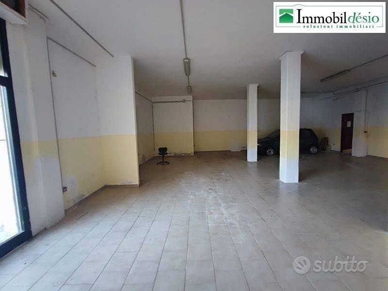 Immobile di 141 m² con 1 locale a Picerno - Altro