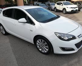 Opel Astra 1.4 Turbo 140CV 5 porte GPL Tech Cosmo