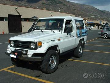 Land Cruiser HZJ73 4.2 Doppio allestimento