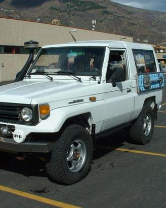 Land Cruiser HZJ73 4.2 Doppio allestimento