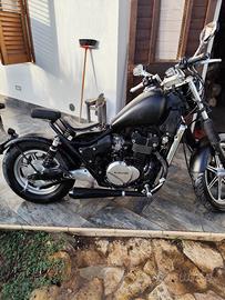 Moto kawasaki EN 500, 1980 cafe race stile harley