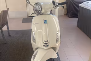 Vespa primavera 125