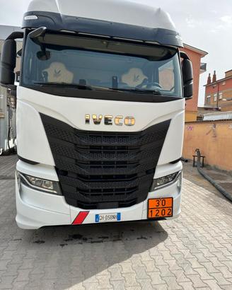 Trattore Stradale IVECO