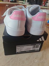 Scarpe Adidas bambina taglia 28 NUOVE