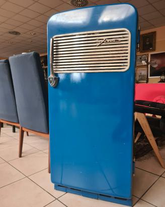 Vintage frigo FIAT 9005 degli anni '50